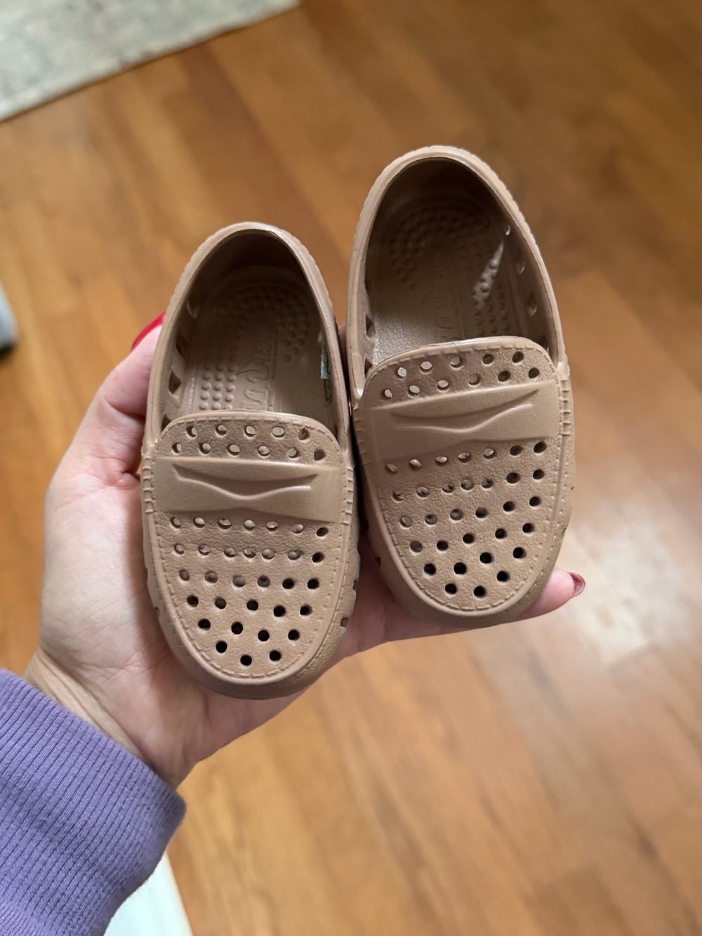 Great Condition Toddler Floafers Breathable Water Slip-On Shoes in Tan